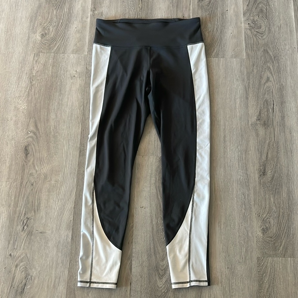 Under Armour Gray and White leggings size large